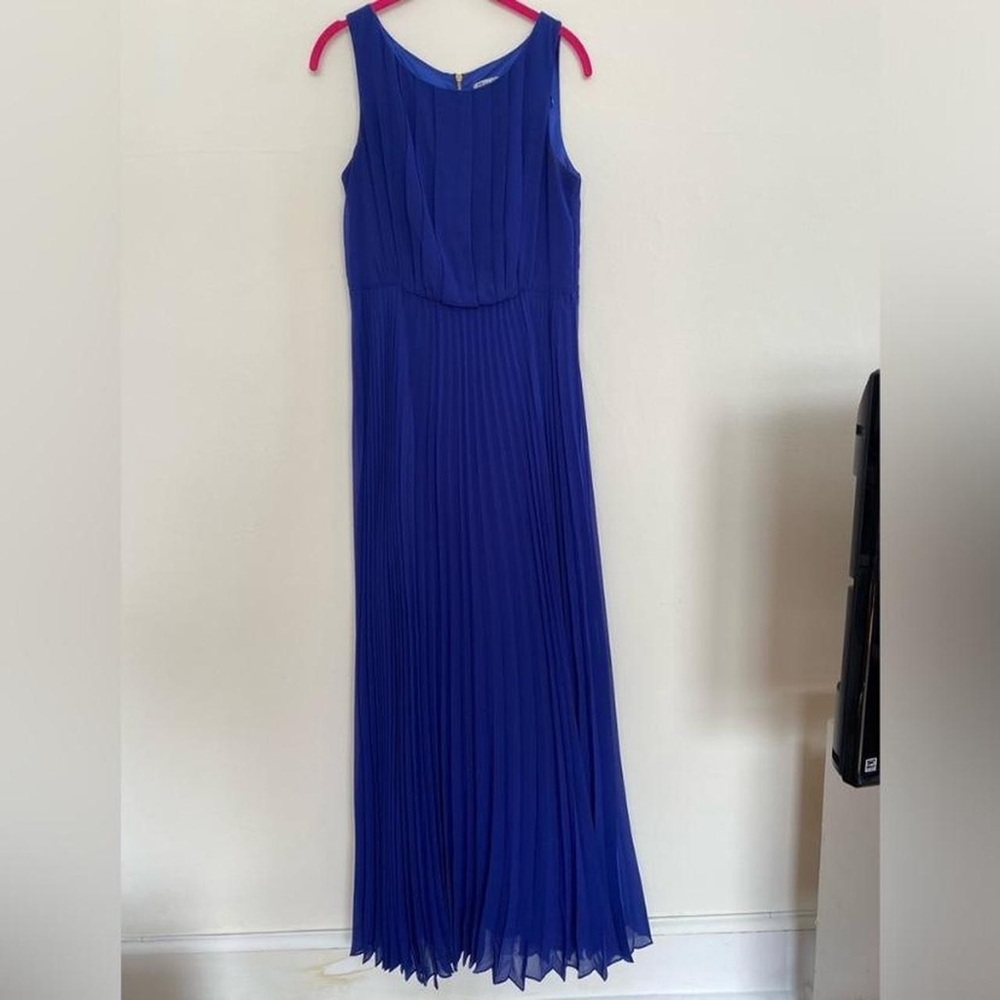 Elegant Blue Sleeveless Dress